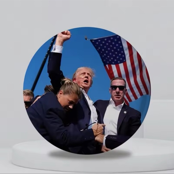 Trump brooch assassination batch hero MAGA 2024 Patriotic jewelry - Picture 2 of 5